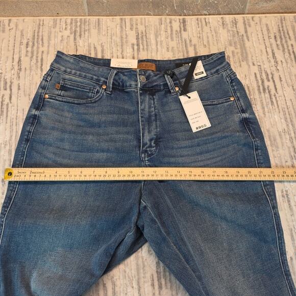 Judy Blue Women’s Curvy Mid Rise Tummy Control Blue Flared Jeans Sz 16W - Picture 10 of 13
